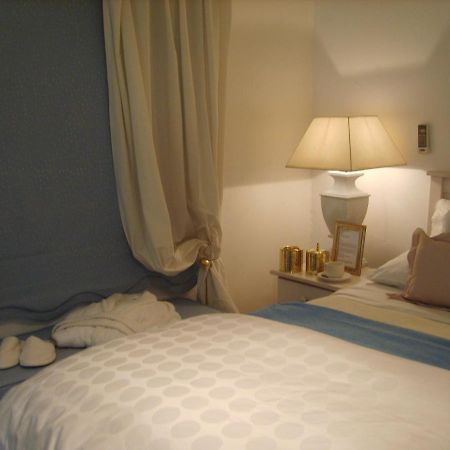 Amethyst Suites Springs  Exteriör bild